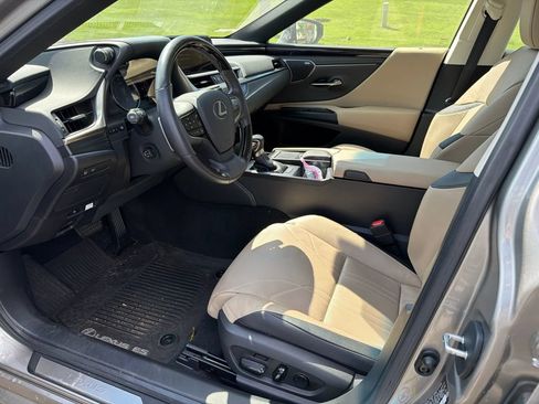 Used 2019 Lexus ES 350 w/ Accessory Package 2 FWD image 38