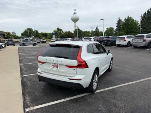Used 2021 Volvo XC60 T5 Momentum w/ Protection Package Premier AWD/4WD image 4