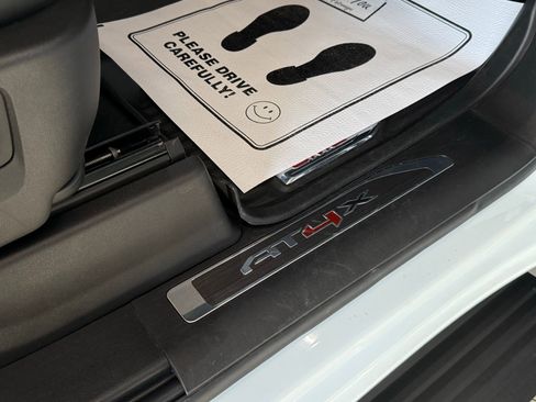 Used 2024 GMC Sierra 2500 AT4X image 24