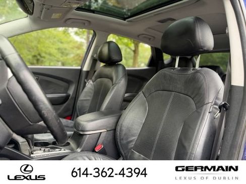 Used 2011 Hyundai Tucson Limited w/ Premium Pkg 3 AWD/4WD image 2