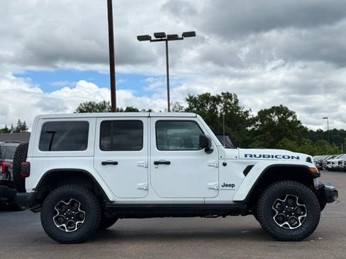Used 2023 Jeep Wrangler Unlimited Rubicon 4xe w/ Cold Weather Group AWD/4WD image 41