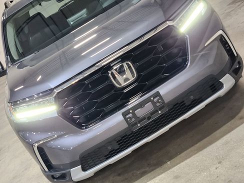 Used 2023 Honda Pilot Touring image 19