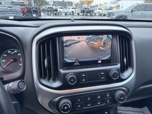 Used 2022 Chevrolet Colorado LT w/ LT Convenience Package image 12