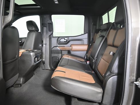 Used 2021 Chevrolet Silverado 1500 High Country w/ Technology Package image 19