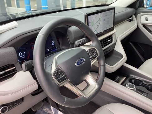 Used 2025 Ford Explorer Active w/ Active Comfort Package AWD/4WD image 28