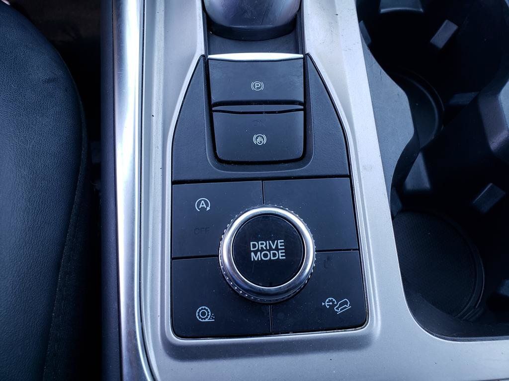 Used 2023 Ford Explorer XLT w/ Equipment Group 202A AWD/4WD image 17
