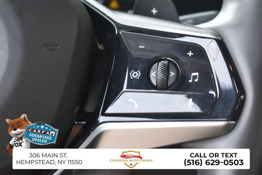 Used 2025 BMW 530i RWD image 14