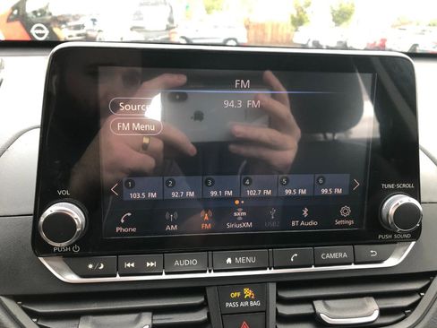 Used 2019 Nissan Altima 2.5 SR image 14