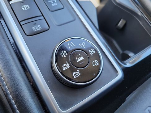 Used 2024 Nissan Pathfinder SV image 36