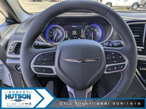 New 2026 Chrysler Pacifica Select image 19