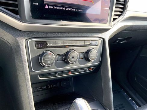 Used 2020 Volkswagen Atlas Cross Sport SE w/ Towing Package FWD image 30