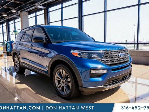 Used 2023 Ford Explorer XLT w/ Equipment Group 202A AWD/4WD image 36
