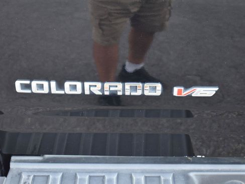Used 2019 Chevrolet Colorado LT RWD image 9