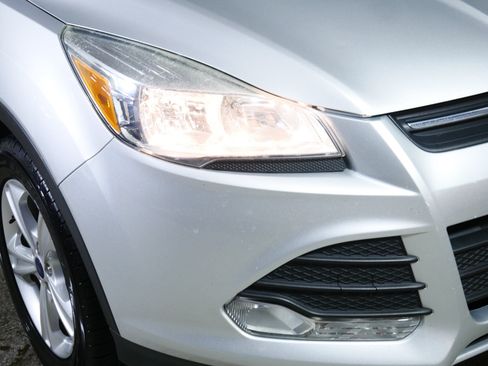Used 2015 Ford Escape SE AWD/4WD image 16