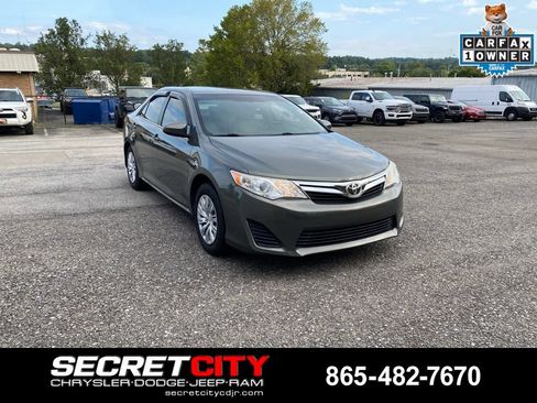 Used 2014 Toyota Camry LE FWD image 3