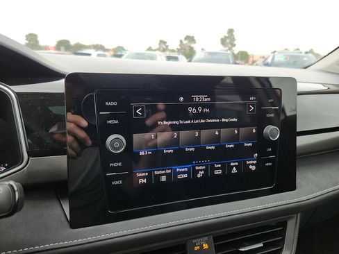 New 2026 Volkswagen Taos SE image 19