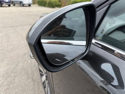 New 2025 Mitsubishi Outlander SE image 33