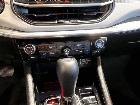 Used 2022 Jeep Compass Limited image 29