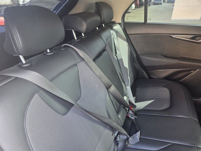 Used 2023 Kia Niro EX Touring FWD image 11