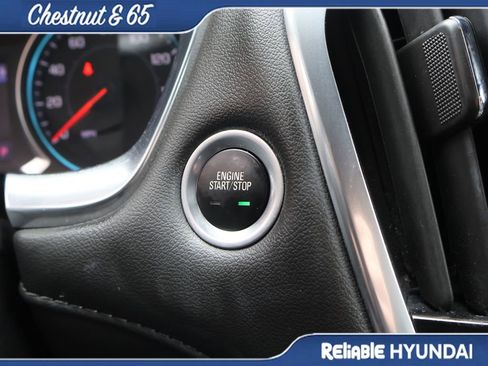 Used 2023 Chevrolet Traverse LT FWD image 34