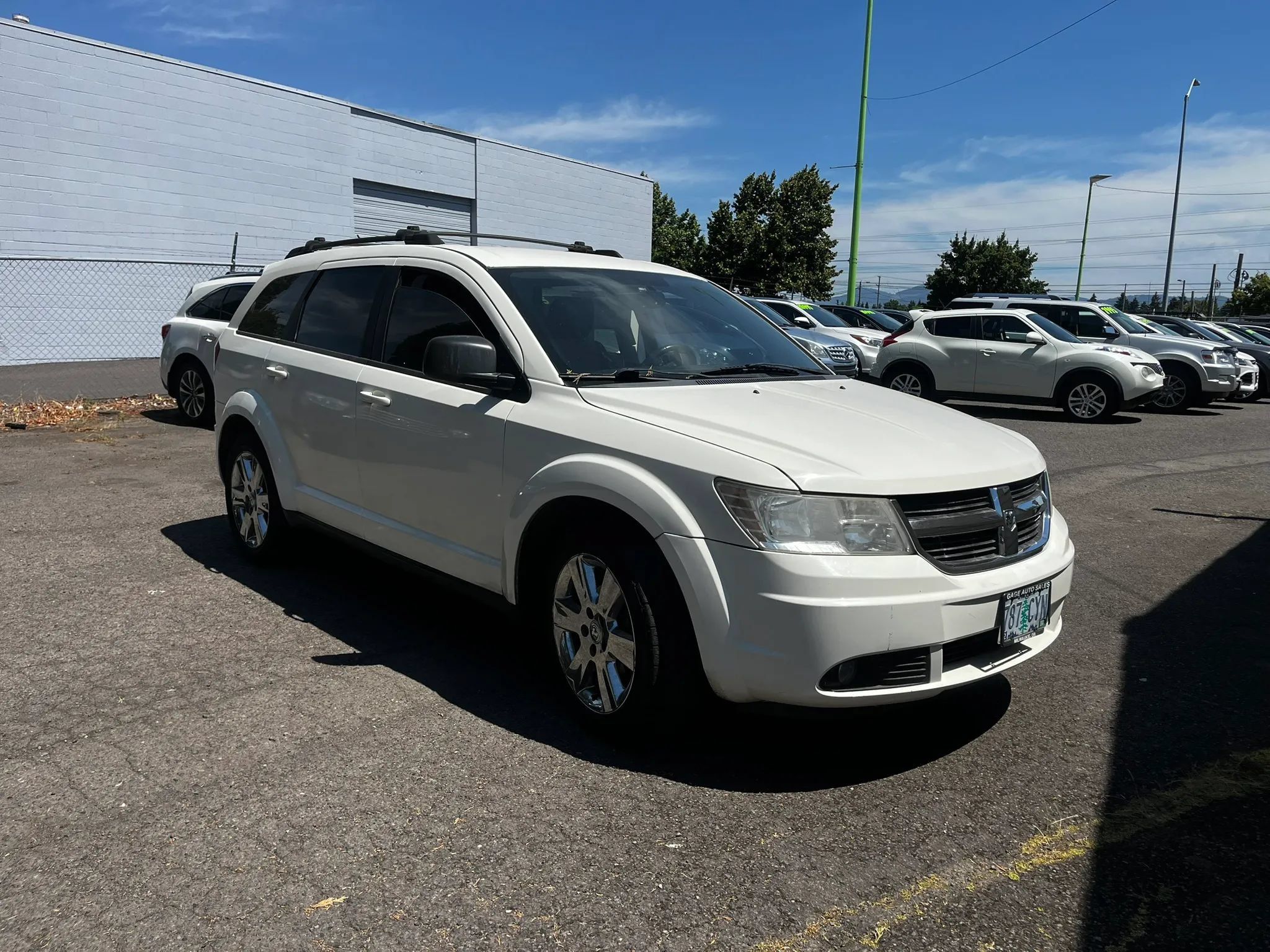 Used 2009 Dodge Journey SXT w/ Chrome Appearance Group FWD image 1