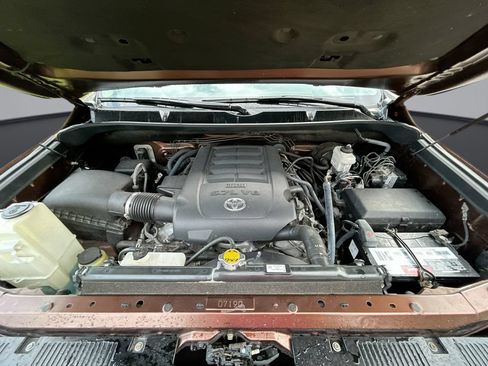 Used 2017 Toyota Tundra SR5 RWD image 30