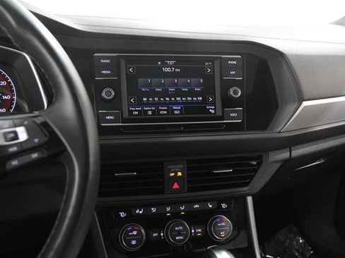 Used 2020 Volkswagen Jetta R-Line w/ R-Line Cold Weather Package FWD image 9