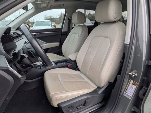 Used 2024 Audi Q3 2.0T Premium image 12