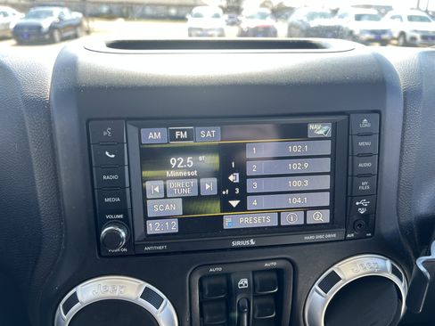 Used 2013 Jeep Wrangler Unlimited Sahara w/ Dual Top Group image 19