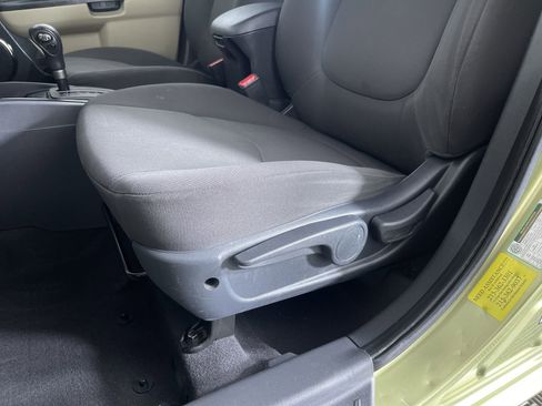Used 2010 Kia Soul ! image 13