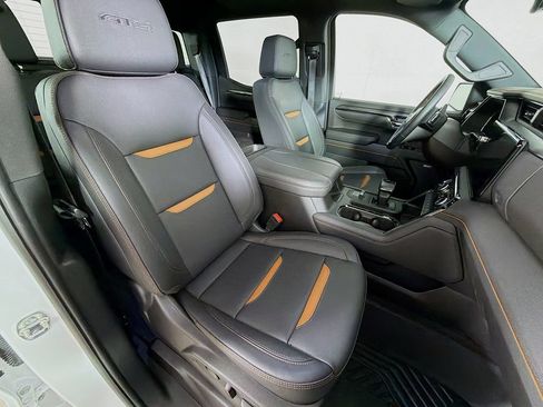 Used 2025 GMC Sierra 1500 AT4 w/ AT4 Premium Package AWD/4WD image 26