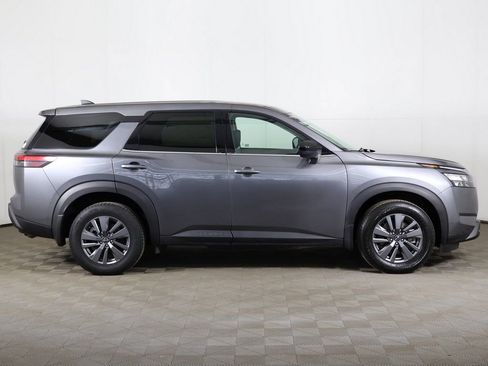 Used 2024 Nissan Pathfinder S AWD/4WD image 16