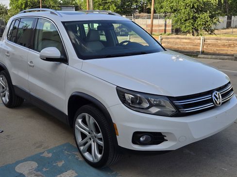 Used 2013 Volkswagen Tiguan SEL FWD image 12