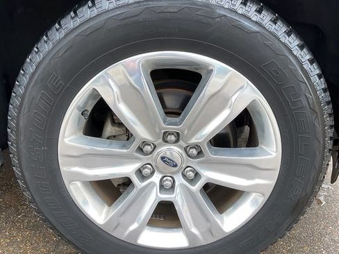 Used 2016 Ford F150 Platinum w/ Equipment Group 701A Luxury RWD image 14