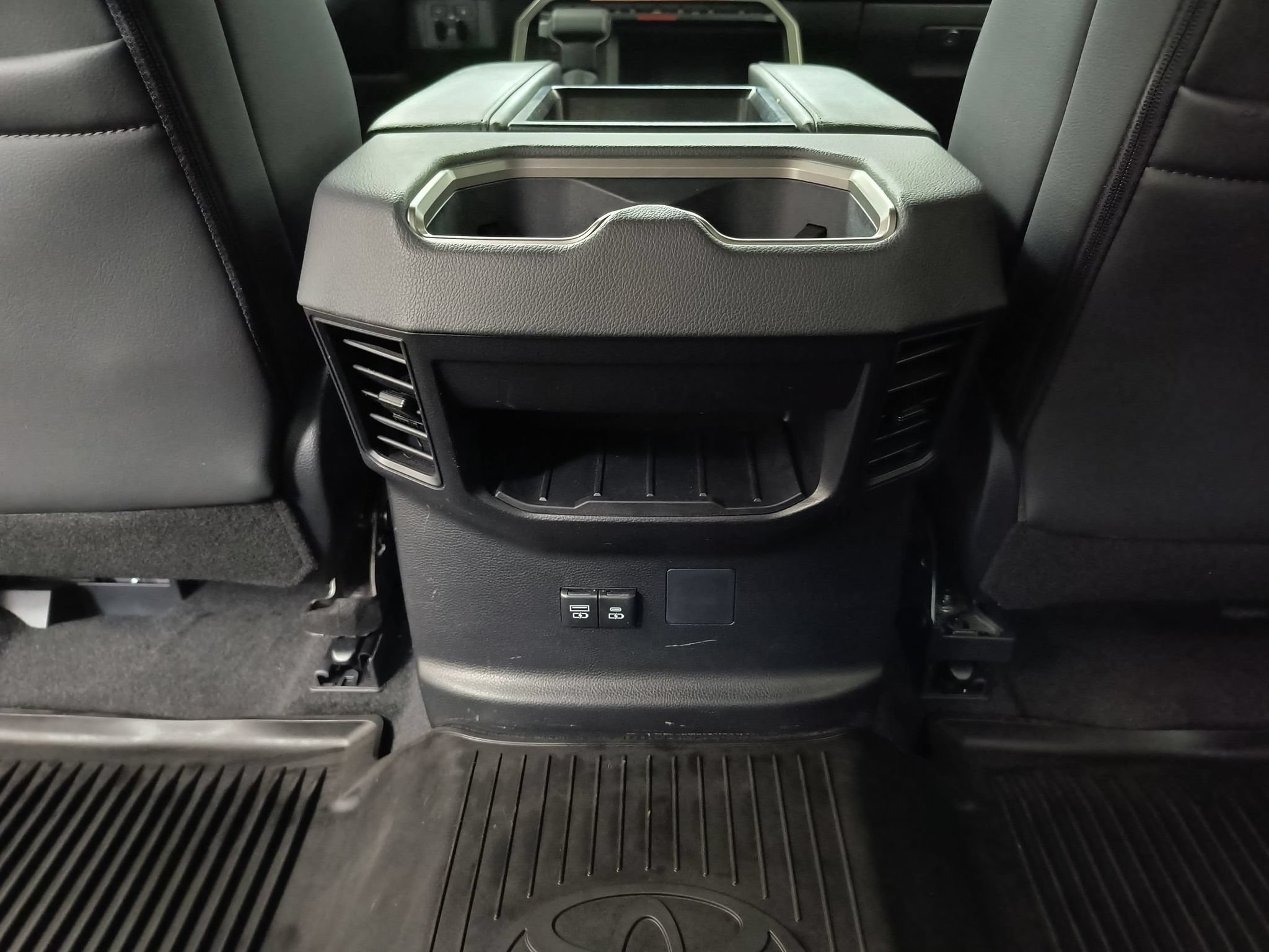 Used 2025 Toyota Tundra Limited w/ TRD Off-Road Package AWD/4WD image 27