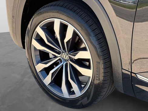 Certified 2023 Volkswagen Atlas Cross Sport SEL Premium R-Line AWD/4WD image 7
