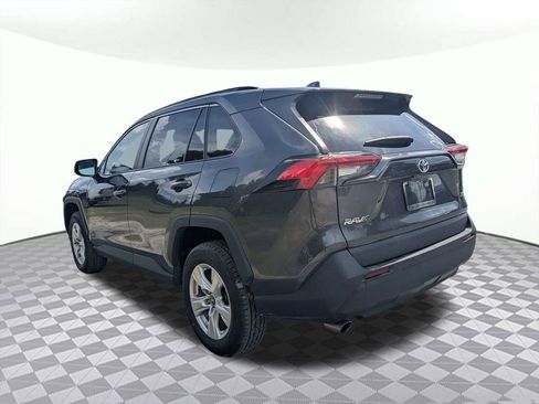 Used 2021 Toyota RAV4 XLE FWD image 4