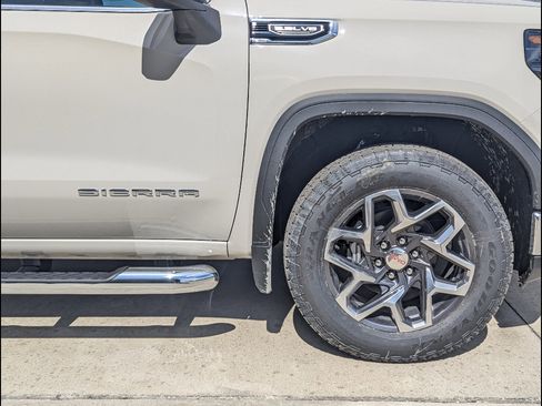New 2026 GMC Sierra 1500 SLE w/ X31 Off-Road Package image 10