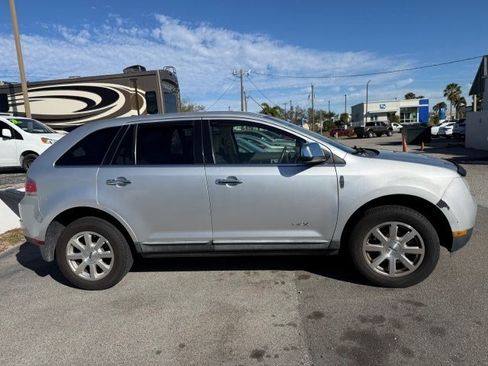 Used 2010 Lincoln MKX FWD image 1