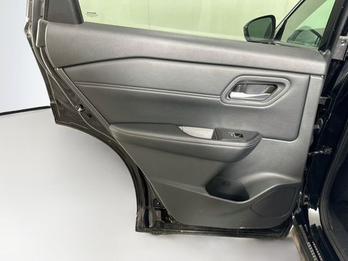 Used 2026 Nissan Rogue SL FWD image 25