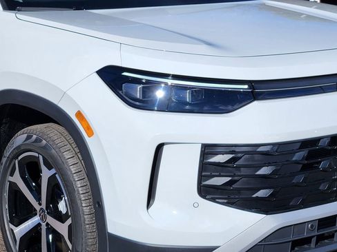 New 2026 Volkswagen Tiguan SE AWD/4WD image 28