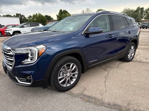 Used 2023 GMC Terrain SLT w/ Infotainment Package II AWD/4WD image 3