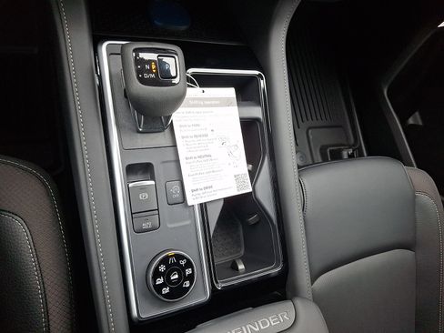 New 2026 Nissan Pathfinder SL image 10