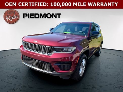 Certified 2024 Jeep Grand Cherokee Laredo X AWD/4WD image 1