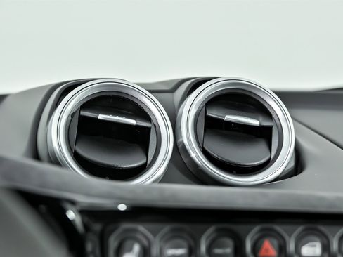 Used 2021 Lotus Evora image 29