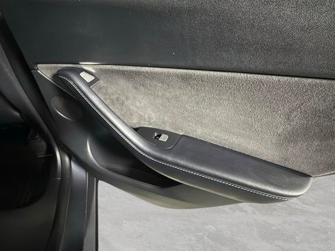 Used 2022 Tesla Model Y Performance image 33