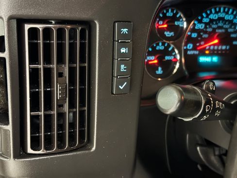 Used 2021 Chevrolet Express 2500 w/ Driver Convenience Package RWD image 65