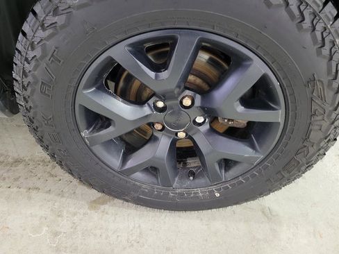 Used 2014 Jeep Cherokee Trailhawk w/ Technology Group image 29