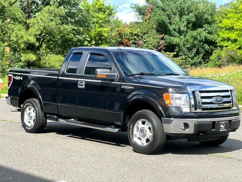 Used 2010 Ford F150 XLT image 2