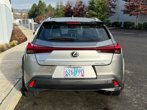 Used 2021 Lexus UX 200 image 4